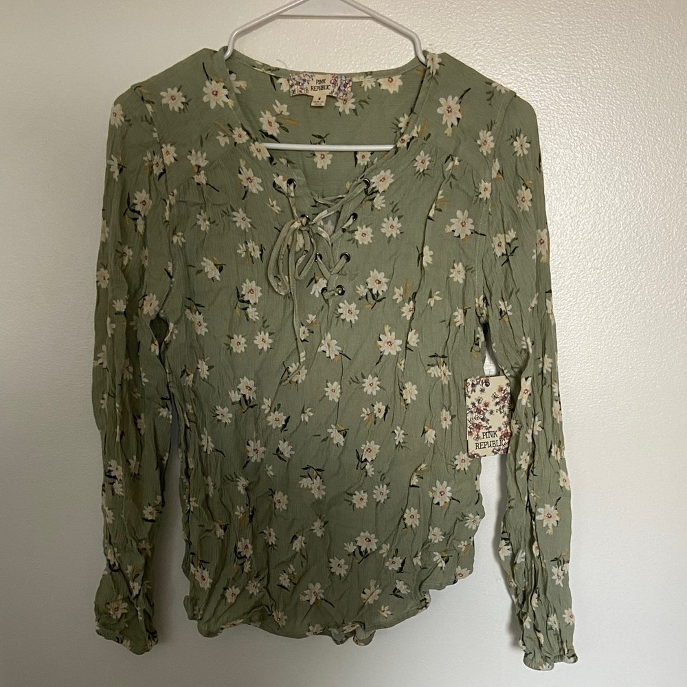 Pink Republic Floral Lace-Up Blouse Small